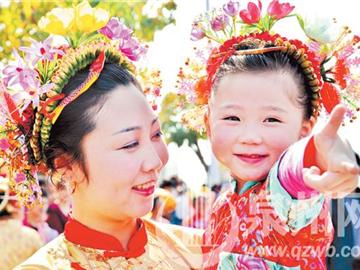 “花海”中 小蟳埔女最抢眼