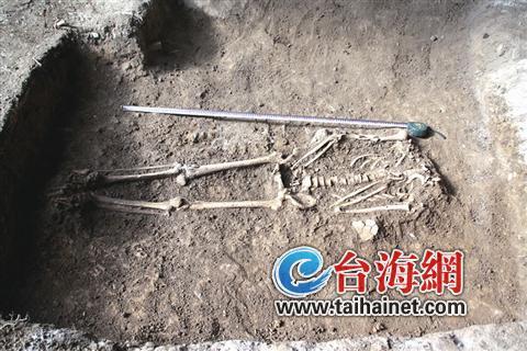 龙岩漳平发现新石器古遗址 出土一副男性骸骨(图)