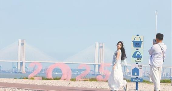 泉州滨海烟火广场的夏日物语